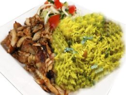 Arroz o patatas fritas con carne