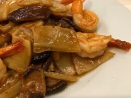 Gambas salteadas con bambú y setas chinas — Chinatown 2 Ciudad Jardín