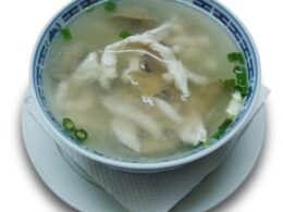 Sopa de pollo con champiñón — Chinatown 2 Ciudad Jardín