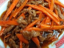 Ternera con salsa picante y zanahorias — Chinatown 2 Ciudad Jardín