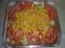 Ensalada De Lechuga, Tomate, Atún Y Maíz — Mamma leone