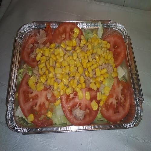 Ensalada De Lechuga, Tomate, Atún Y Maíz — Mamma leone