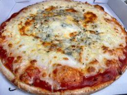 Pizza 5 Quesos — Mamma Leone