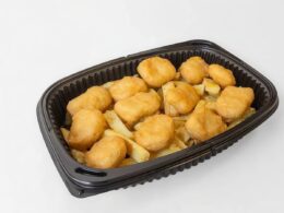 Nuggets de pollo con patatas — Serviloli