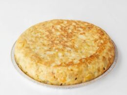 Tortilla mediana con cebolla — Serviloli