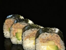 42. Futomaki con Salmón Cocido — Sushi go