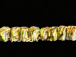 55. Uramaki con Aguacate — Sushi go