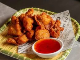 Pollo frito de Nagolla con salsa 炸鸡块 — Yakimanzi