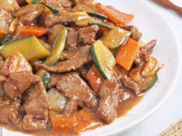 Ternera con salsa de ostras蚝油牛肉 — Yakimanzi
